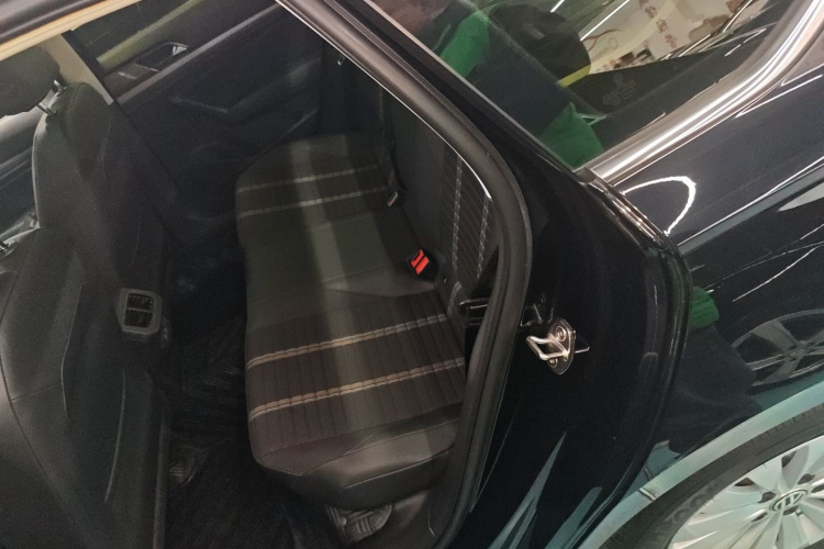 大众 朗逸 2019款 280TSI DSG舒适版 国VI中控内饰7004