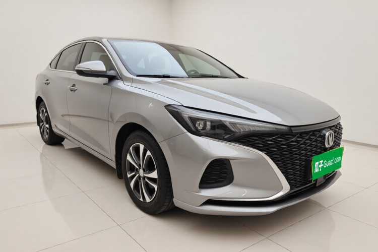 长安 逸动 2020款 PLUS 蓝鲸NE 1.4T GDI DCT尊贵型车身外观3