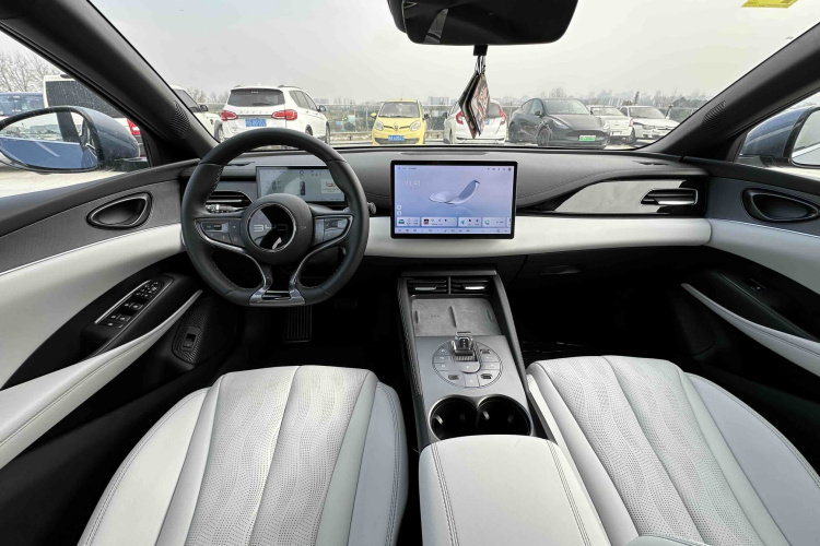 比亚迪 海豹06新能源 2025款 DM-i 智驾版 120KM尊享型中控内饰7001