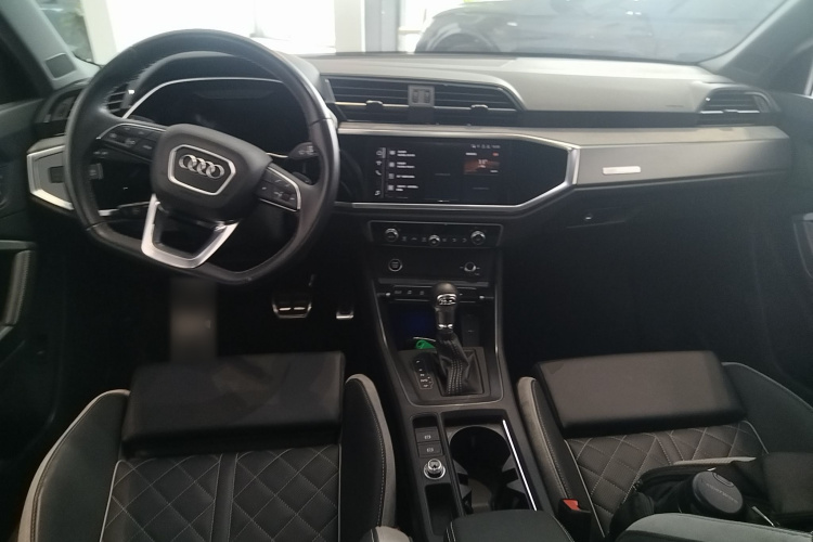 奥迪Q3 2024款 40 TFSI 时尚动感型中控内饰12