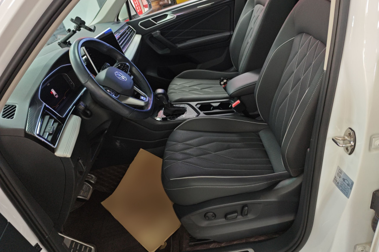 大众 途观L 2023款 330TSI 自动两驱R-Line越享版中控内饰19