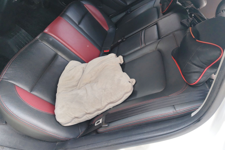 长安 逸动 2015款 1.6L 自动俊酷型 国IV中控内饰21