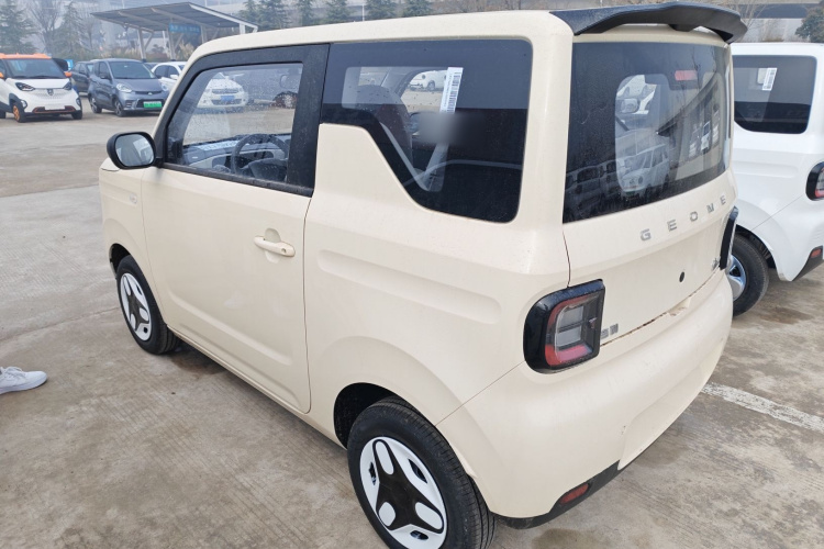 吉利银河 熊猫 2025款 210km 元气熊车身外观4