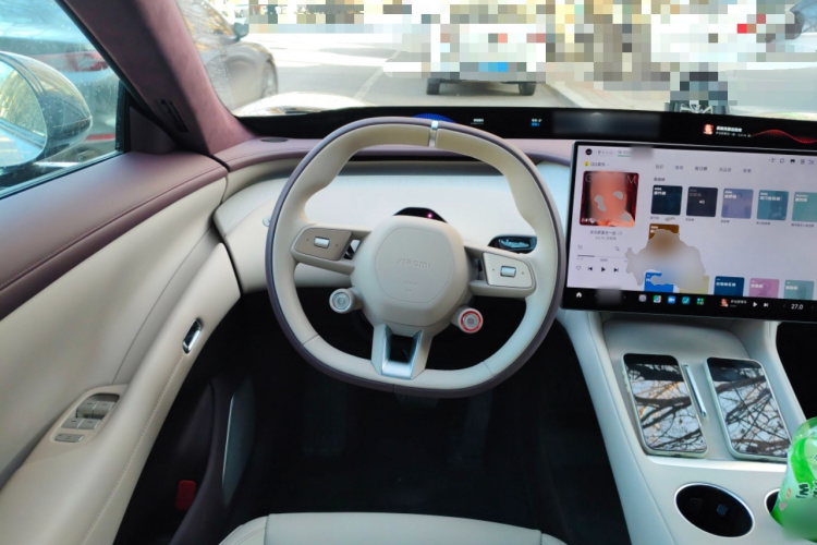 小米汽车 小米YU7 2025款 超长续航高性能四驱Max版中控内饰13