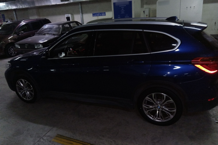 宝马X1 2019款 sDrive20Li 领先型车身外观6003