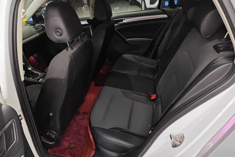 大众 高尔夫 2018款 230TSI 自动舒适型中控内饰21