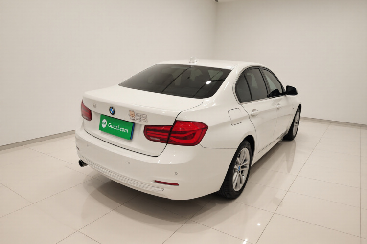 宝马3系 2018款 318i车身外观7