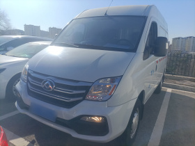 上汽大通MAXUS 新途V80 2021款 2.0T 手动经典城配王短轴中顶3座