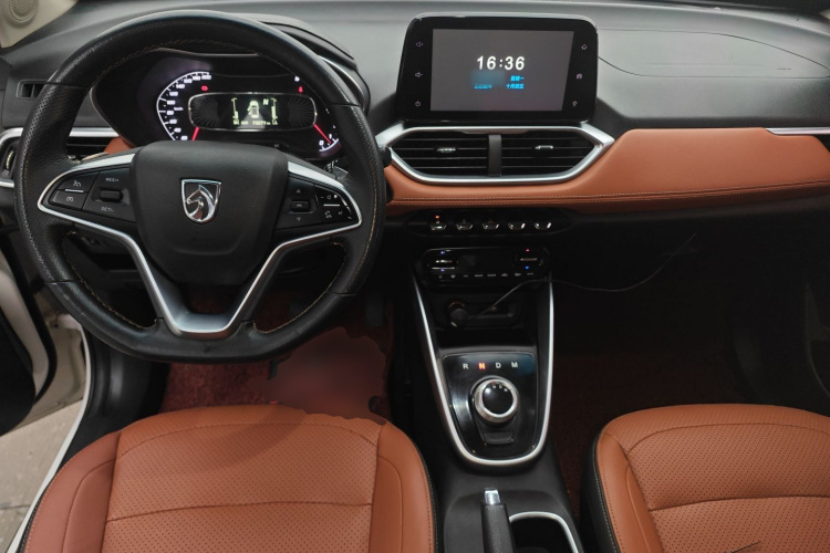 宝骏510 2017款 1.5L 自动豪华型中控内饰12