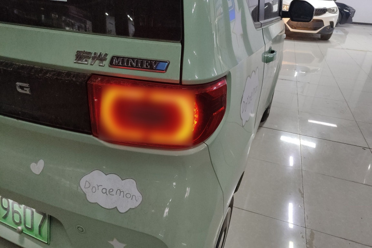 五菱汽车 宏光MINIEV 2021款 马卡龙臻享款 磷酸铁锂车身外观9