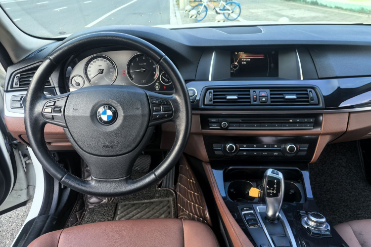 宝马5系(进口) 2015款 520i 典雅型中控内饰7007