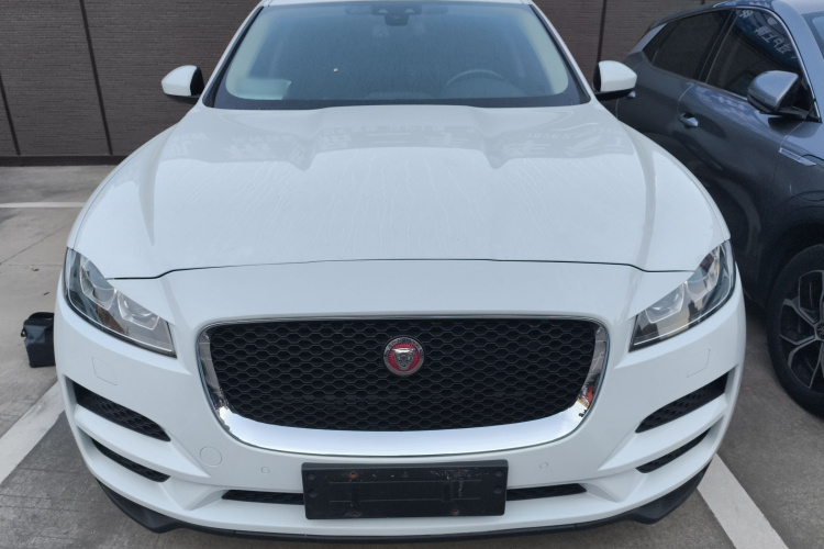 捷豹F-PACE 2018款 2.0T 两驱都市尊享版车身外观6001