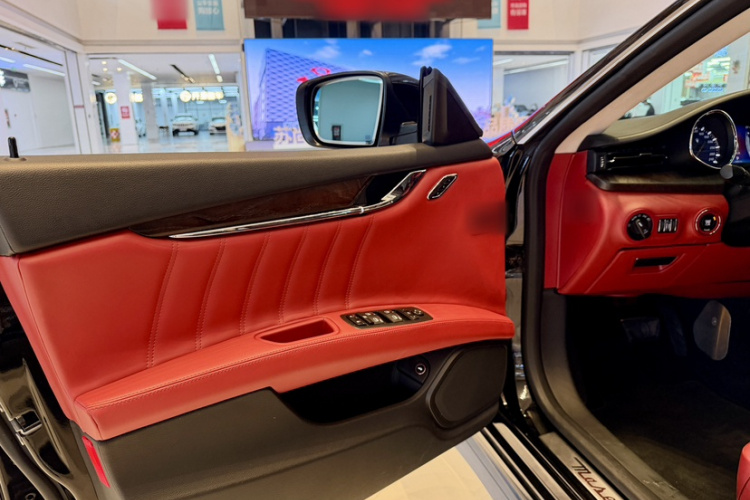 玛莎拉蒂 总裁 2013款 3.0T 标准型中控内饰7008