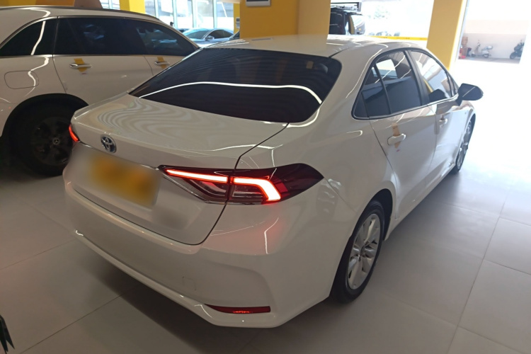 丰田 卡罗拉 2023款 1.8L 智能电混双擎 精英版车身外观6005