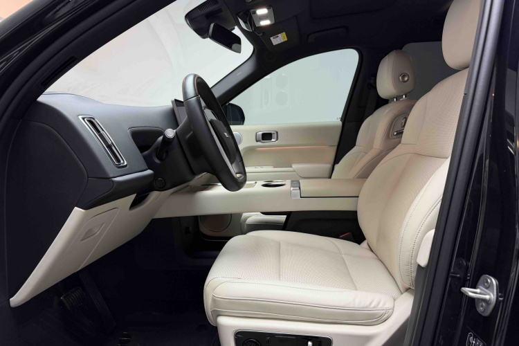 理想汽车 理想L8 2023款 Pro中控内饰7003