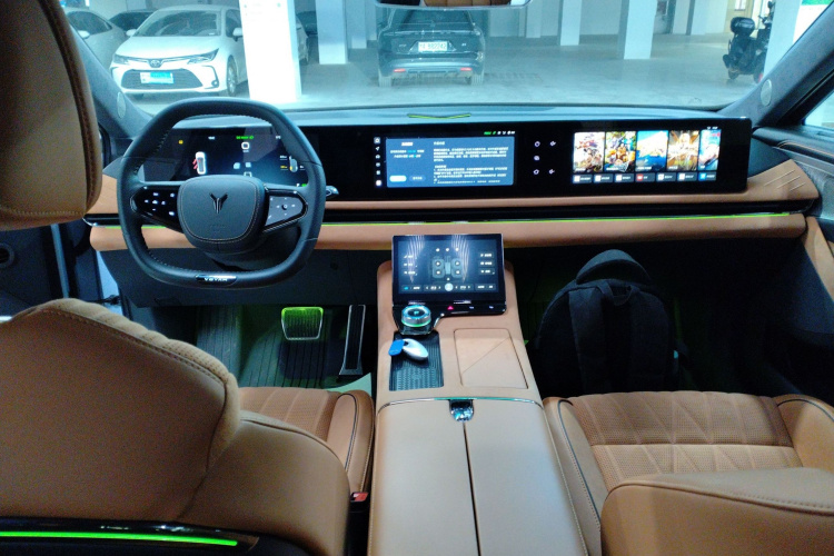 岚图汽车 岚图追光 2023款 四驱长续航版中控内饰12