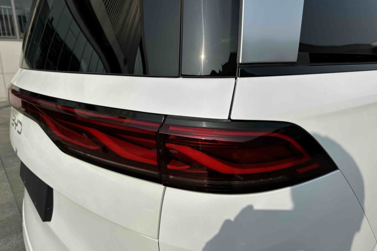 比亚迪 夏 2025款 DM-i 1.5T 180km 超越型车身外观6012