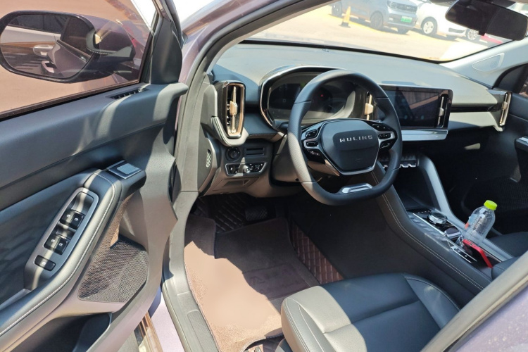 五菱汽车 五菱星云 2023款 2.0L DHT 旗舰版中控内饰20