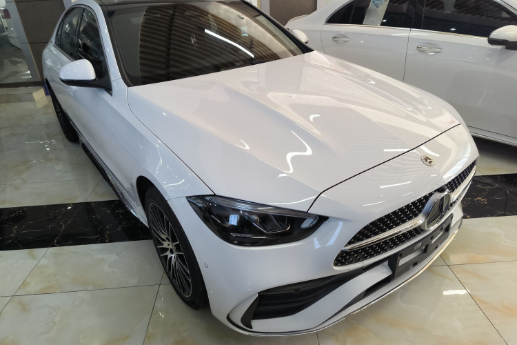 奔驰C级 2023款 C 260 L 运动版车身外观3