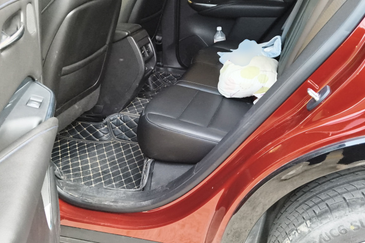 凯迪拉克XT4 2024款 28T 四驱豪华型中控内饰21