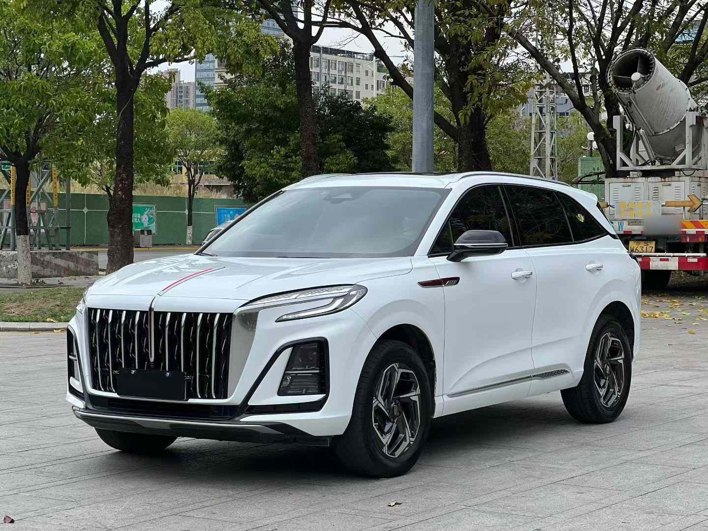 红旗HS3 2023款 1.5T 两驱善为版(2)