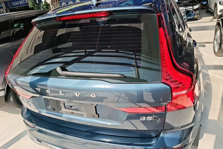 沃尔沃XC60 2023款 B5 四驱智逸豪华版车身外观6