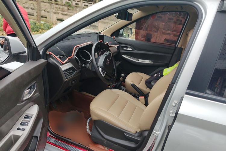 五菱汽车 五菱宏光 2018款 1.5L S舒适型L2B中控内饰7003