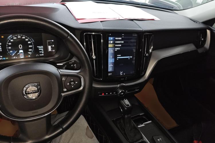 沃尔沃XC60 2019款 T5 四驱智逸版 国VI中控内饰12