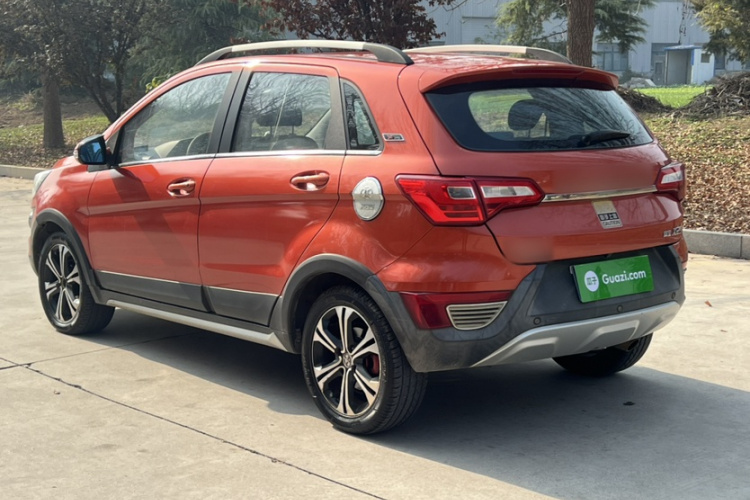 北京汽车 绅宝X25 2015款 1.5L 自动精英型车身外观6001