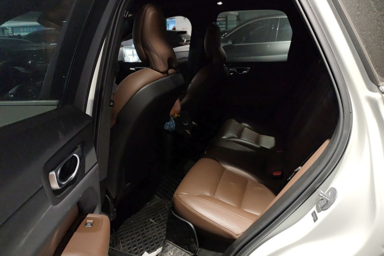 沃尔沃XC60新能源 2024款 T8 插电混动 长续航四驱智远豪华版中控内饰21