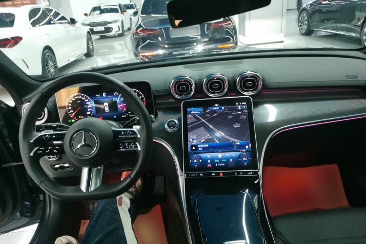 奔驰C级 2024款 改款二 C 260 L 皓夜运动版中控内饰7002