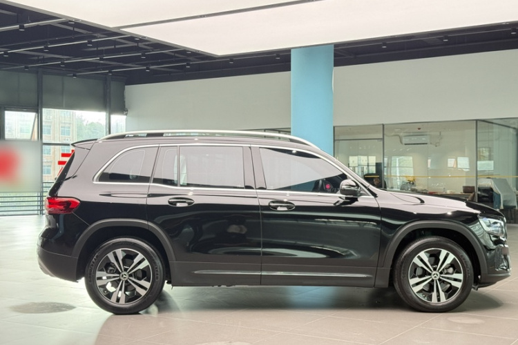 奔驰GLB 2024款 改款 GLB 200 动感型车身外观6002