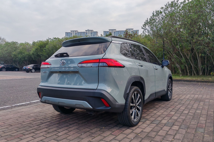 丰田 卡罗拉锐放 2022款 2.0L 旗舰版车身外观6005