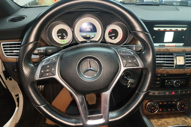 奔驰CLS 2012款 CLS 350 CGI中控内饰13