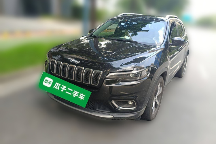Jeep 自由光 2020款 2.0T 两驱领先版车身外观1