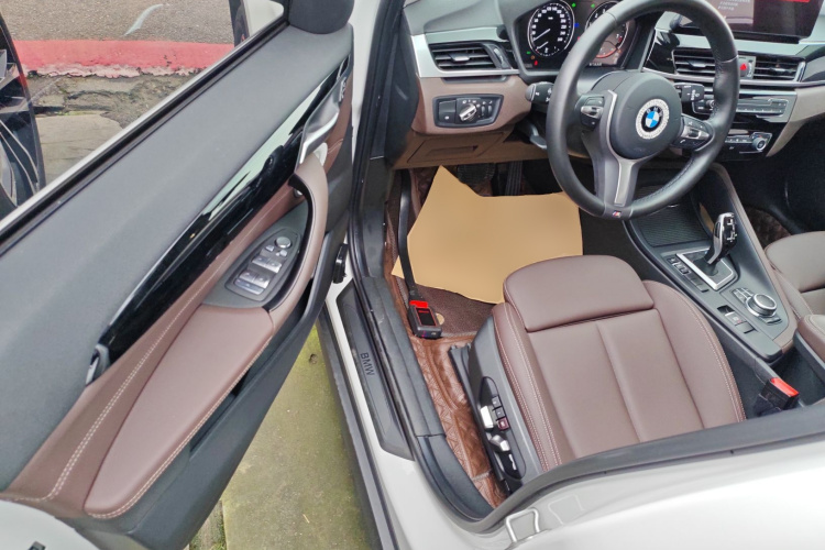 宝马X1 2021款 改款 sDrive25Li 领先型中控内饰20