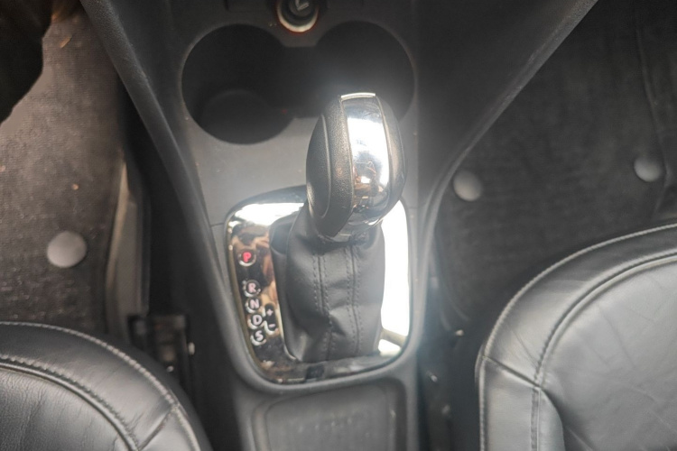 大众 Polo 2011款 1.6L 自动致酷版局部细节18