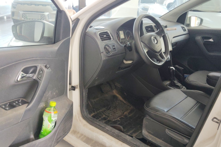 大众 Polo 2014款 1.4L 自动舒适版中控内饰20