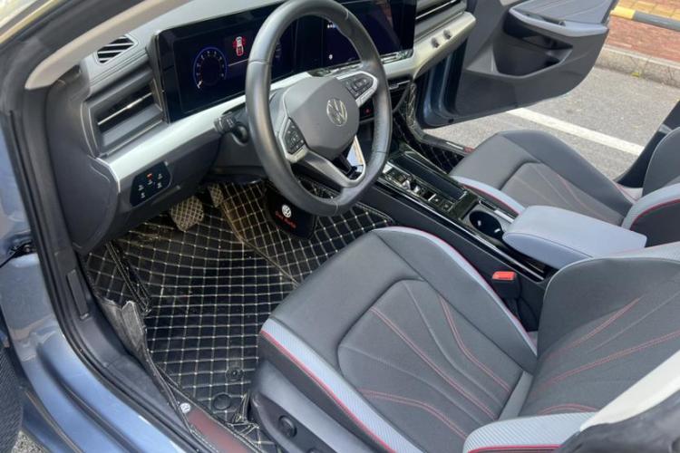 大众 2022款 凌渡L 280TSI DSG炫辣版中控内饰7003