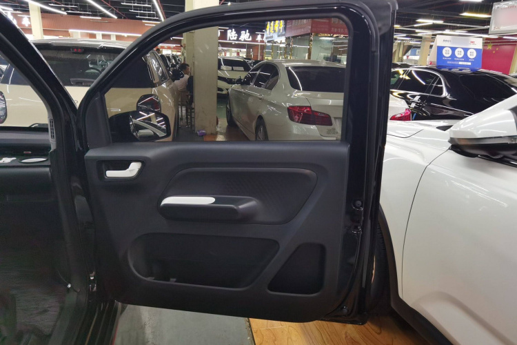 五菱汽车 宏光MINIEV 2022款 GAMEBOY 200km 玩咖款 磷酸铁锂中控内饰7005