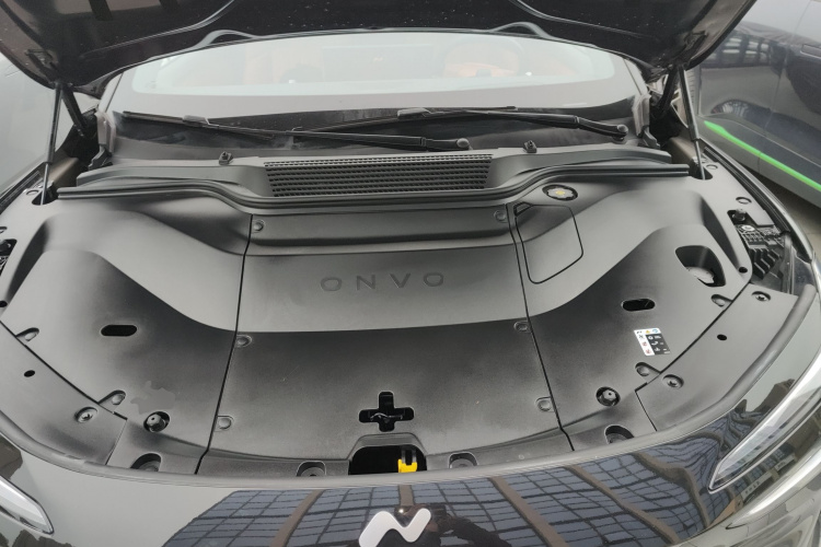 乐道L60 2024款 60kWh 后驱版机舱底盘24