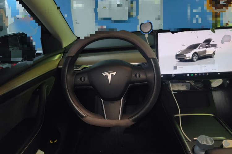 特斯拉 Model Y 2022款 后轮驱动版中控内饰13
