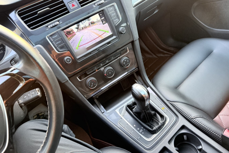 大众 高尔夫 2017款 230TSI 自动舒适百万辆纪念版中控内饰7012