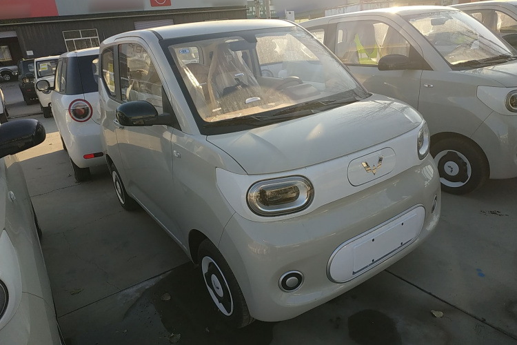 五菱汽车 宏光MINIEV 2024款 第三代 215km 青春版车身外观3