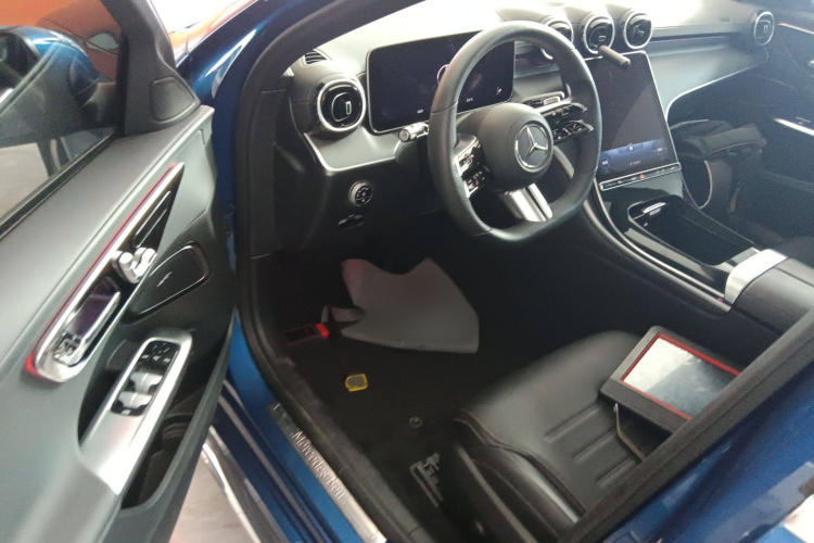 奔驰C级 2022款 C 200 L 运动版中控内饰7003
