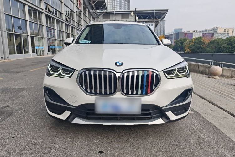 宝马X1 2020款 sDrive20Li 尊享型车身外观6001