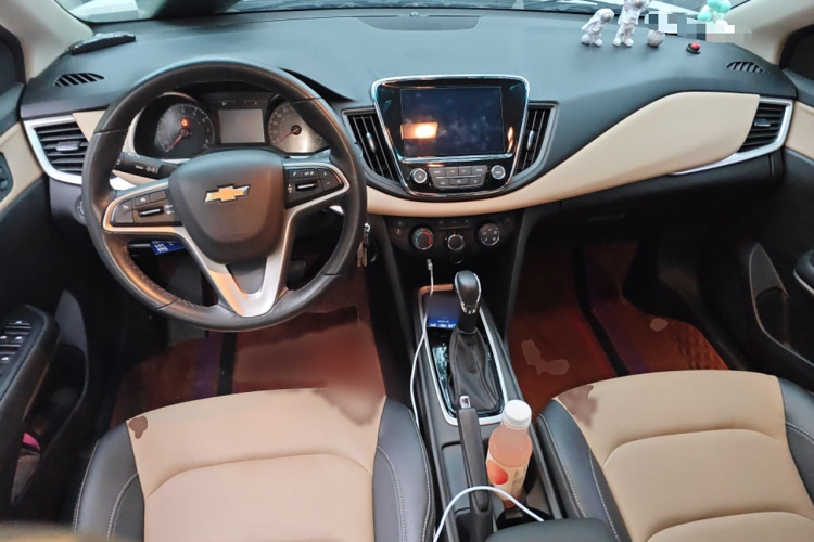 雪佛兰 科鲁泽 2022款 320 自动悦享天窗版中控内饰7002