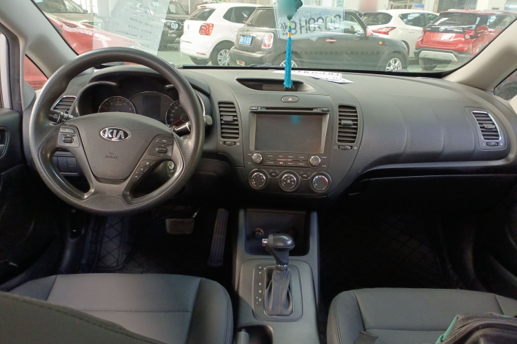 起亚K3 2013款 1.6L 自动GL中控内饰12
