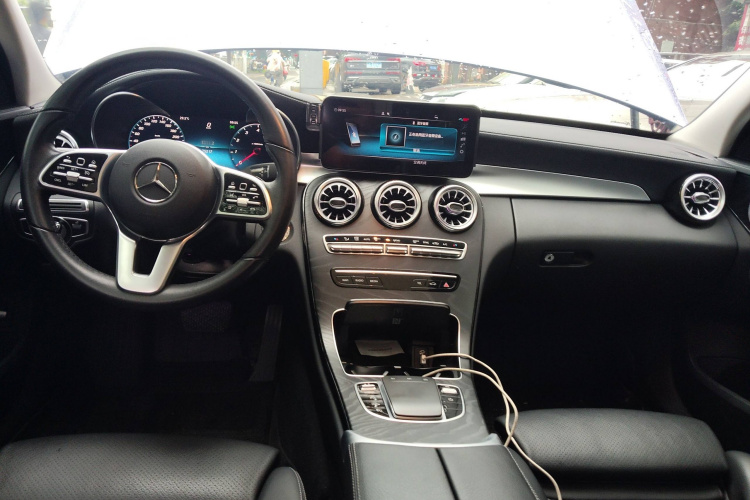 奔驰C级 2019款 C 260 L 运动版中控内饰7002