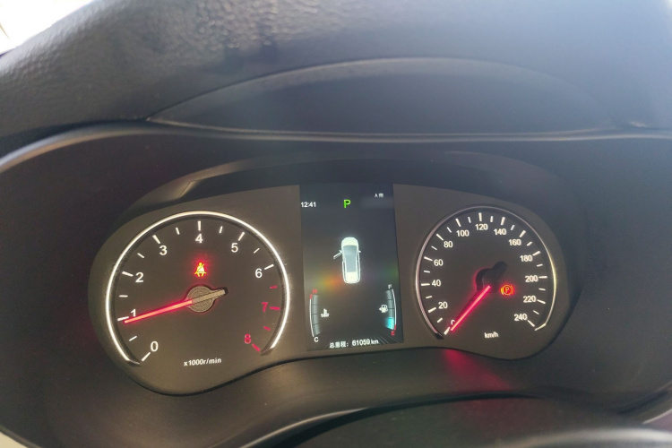 比亚迪 宋MAX 2021款 升级版 1.5T 自动豪华型 6座局部细节14